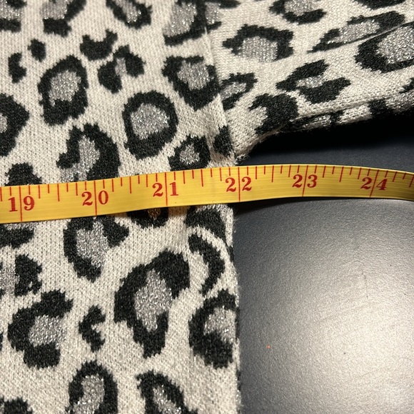 Leopard print with sparkle high collared sweater - Picture 8 of 8